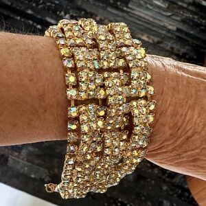 Elegant Gold Crystal Bracelet